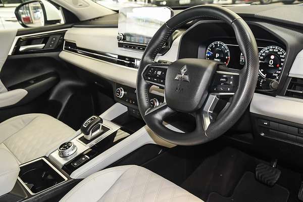 2022 Mitsubishi Outlander Exceed ZM