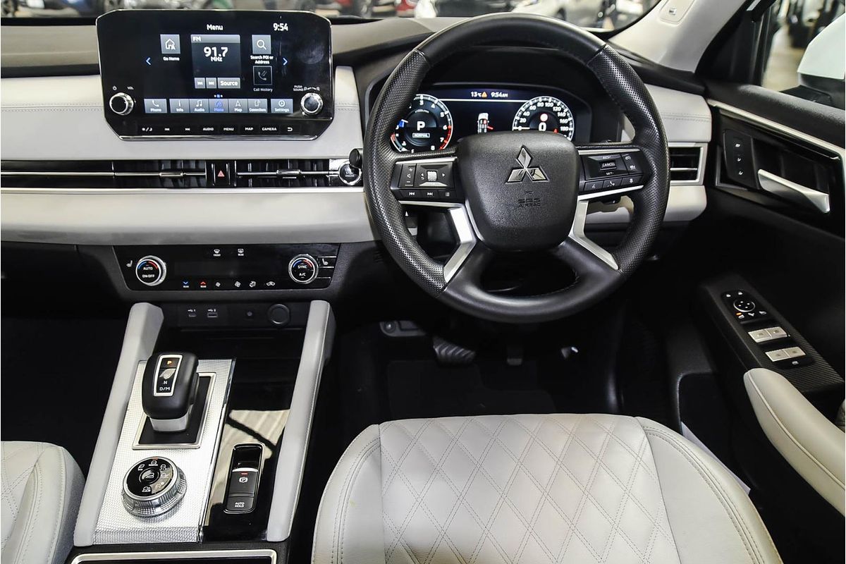 2022 Mitsubishi Outlander Exceed ZM