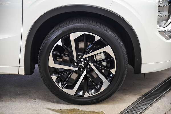 2022 Mitsubishi Outlander Exceed ZM