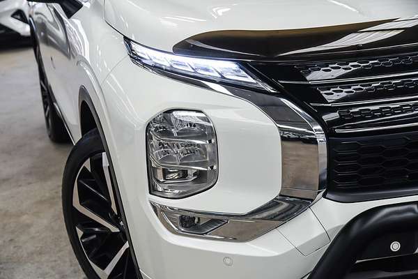 2022 Mitsubishi Outlander Exceed ZM