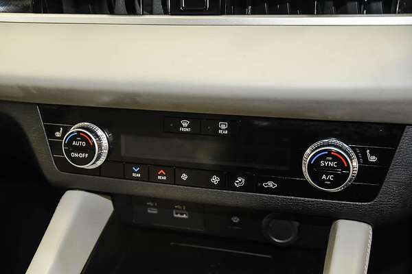 2022 Mitsubishi Outlander Exceed ZM
