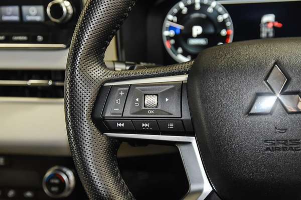 2022 Mitsubishi Outlander Exceed ZM