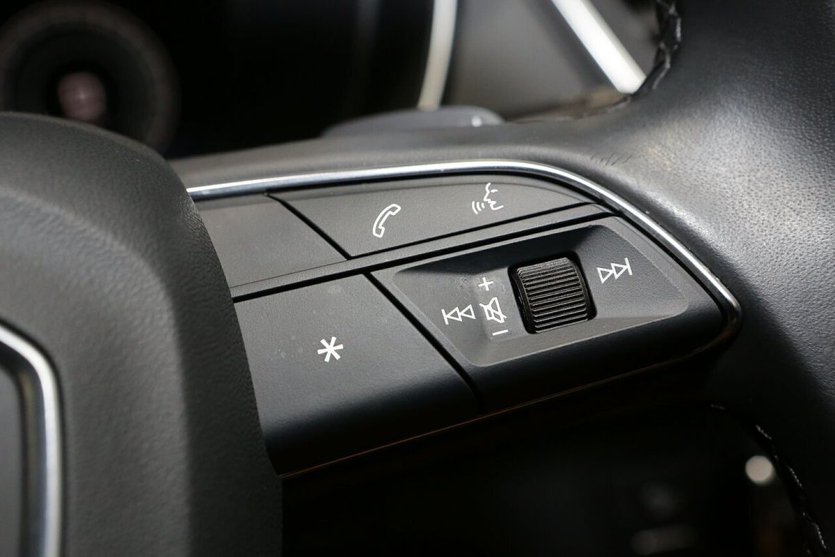 2023 Audi Q5 45 TFSI Dynamic Black FY