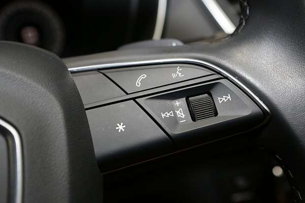 2023 Audi Q5 45 TFSI Dynamic Black FY