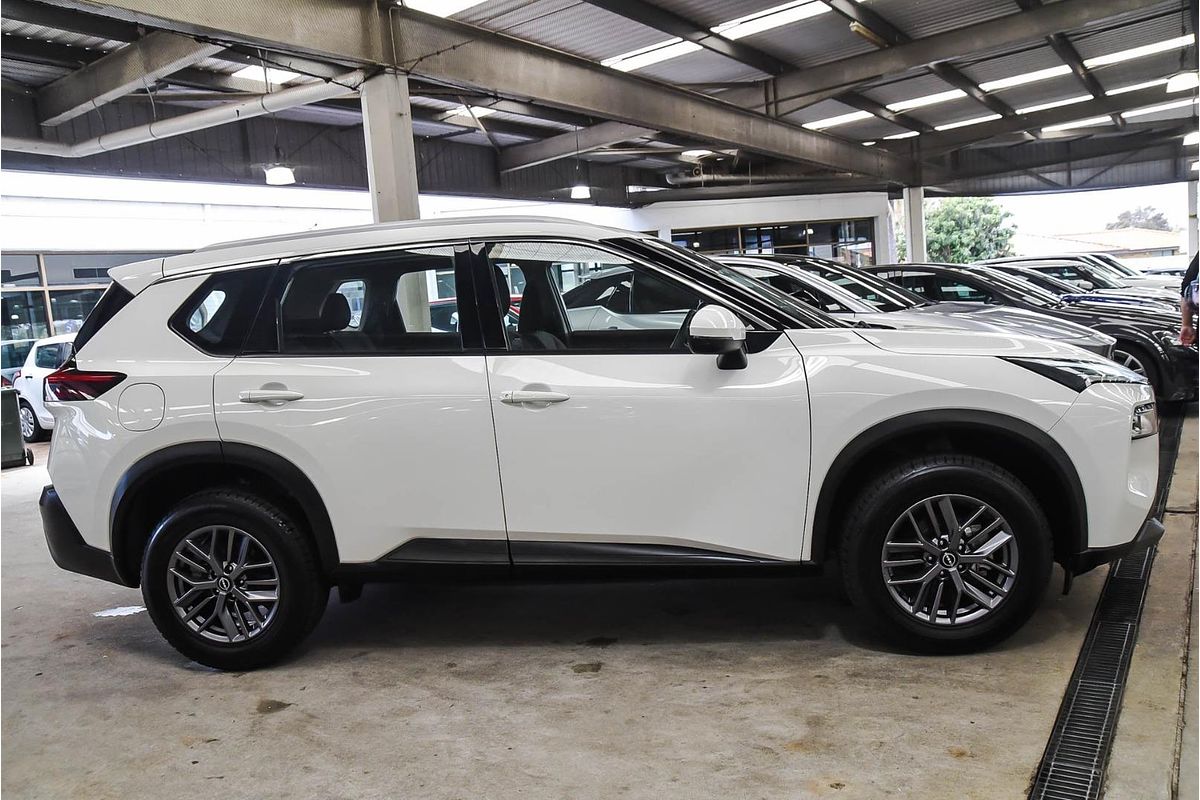 2024 Nissan X-TRAIL ST T33