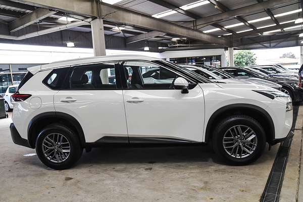 2024 Nissan X-TRAIL ST T33