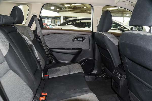 2024 Nissan X-TRAIL ST T33