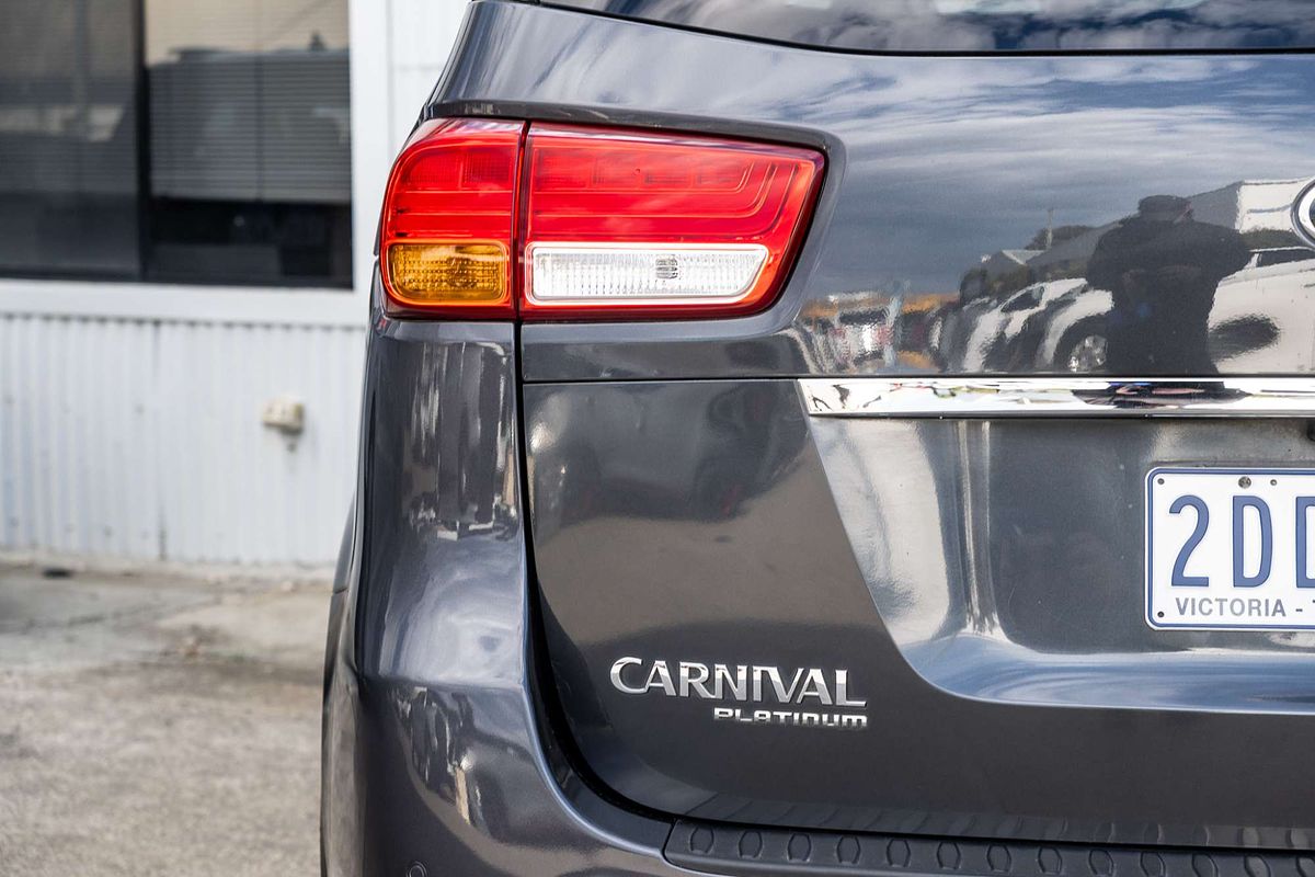 2017 Kia Carnival Platinum YP