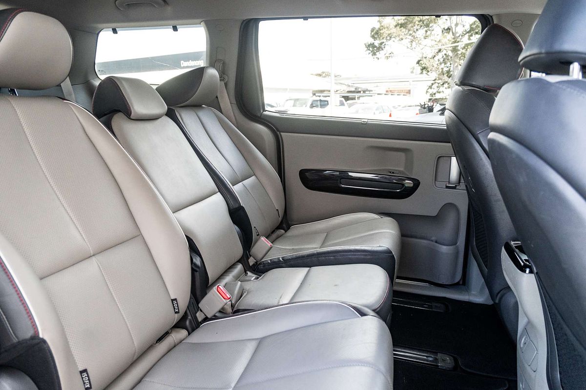 2017 Kia Carnival Platinum YP