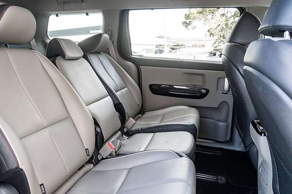 2017 Kia Carnival Platinum YP
