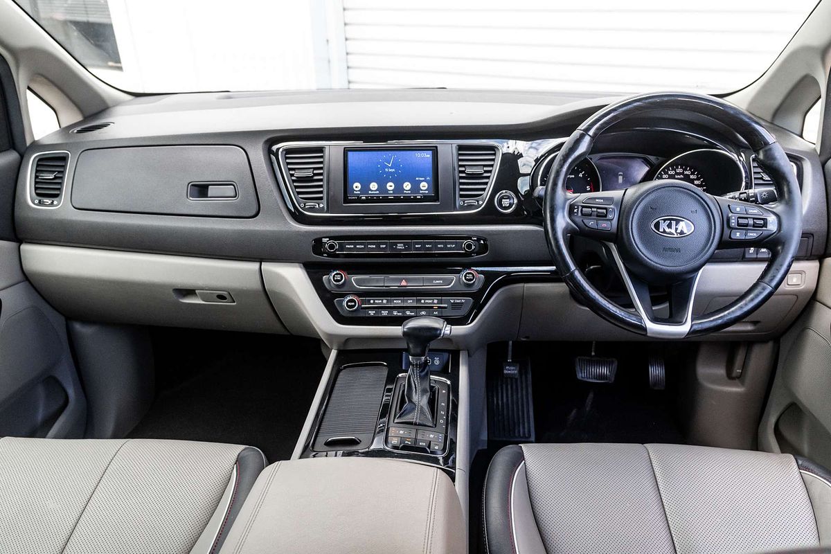 2017 Kia Carnival Platinum YP