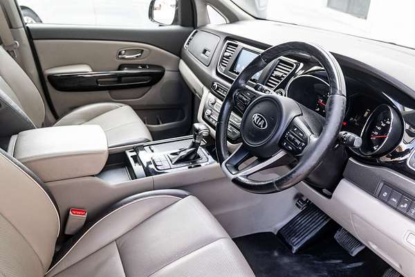 2017 Kia Carnival Platinum YP