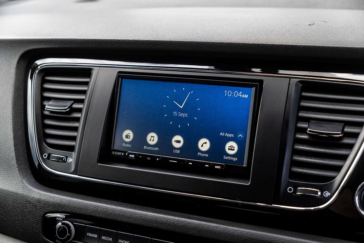 2017 Kia Carnival Platinum YP