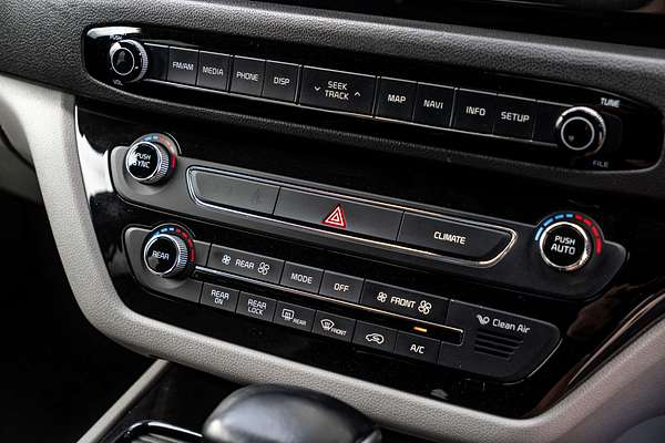 2017 Kia Carnival Platinum YP