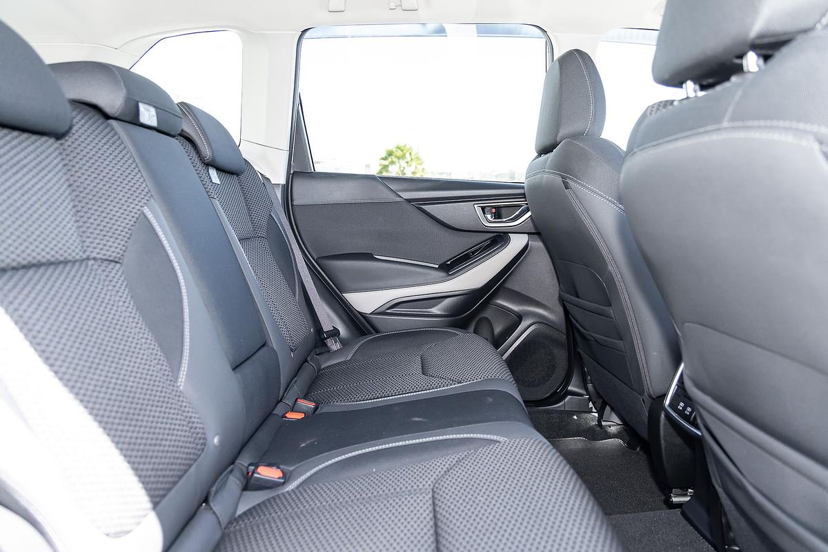 2023 Subaru Forester 2.5i Premium S5