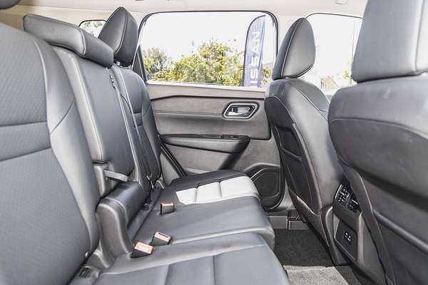 2023 Nissan X-TRAIL ST-L T33