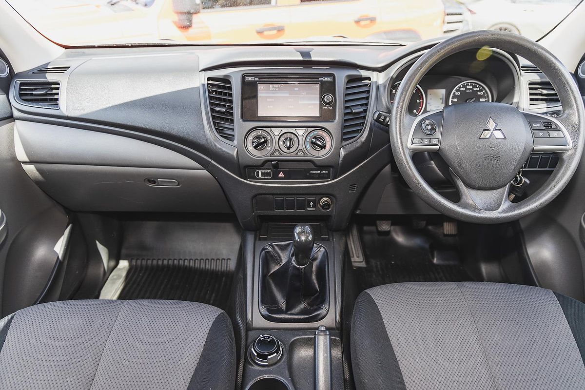 2017 Mitsubishi Triton GLX MQ 4X4