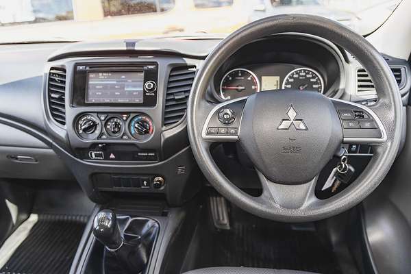 2017 Mitsubishi Triton GLX MQ 4X4