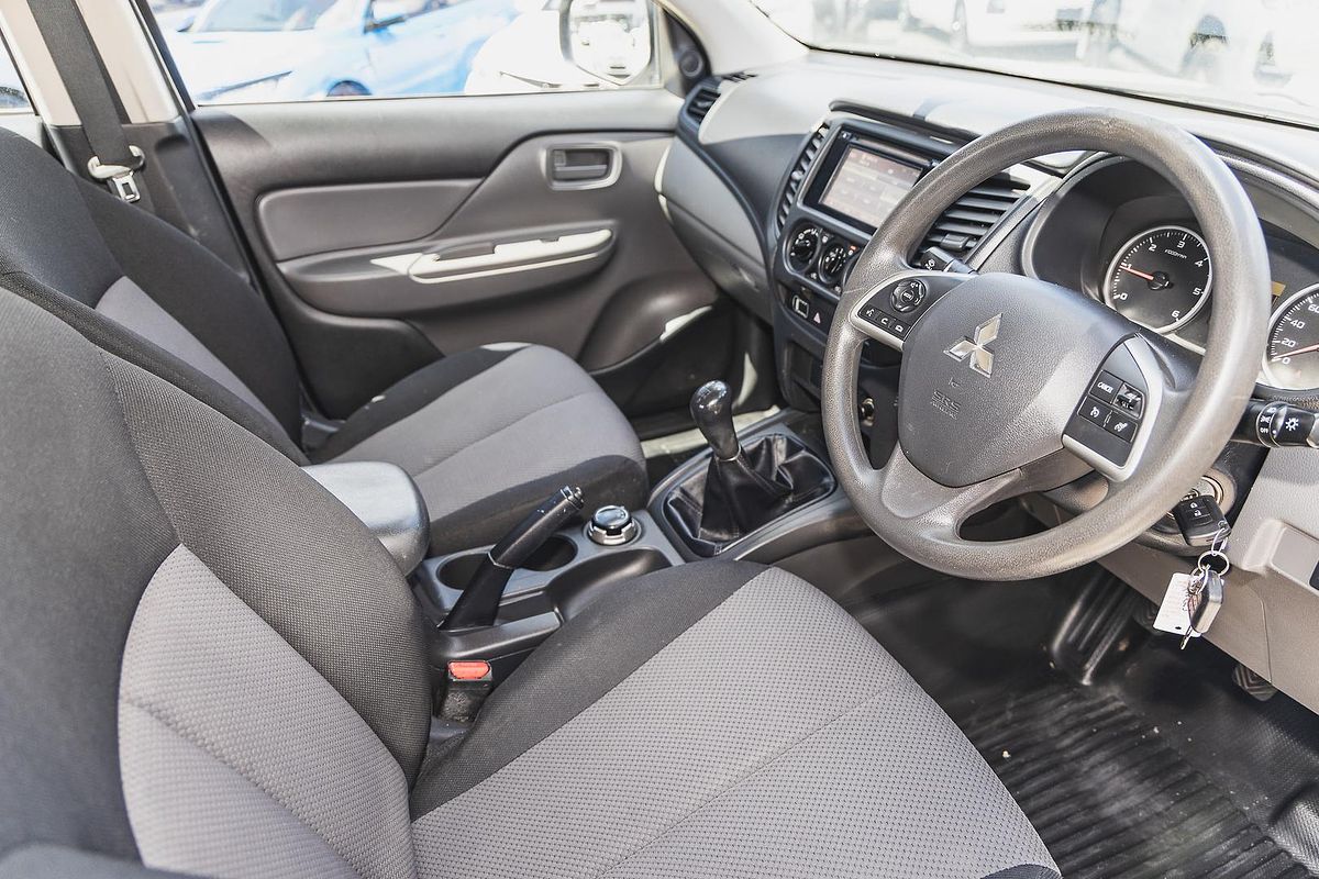 2017 Mitsubishi Triton GLX MQ 4X4