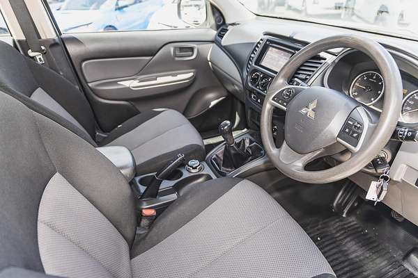 2017 Mitsubishi Triton GLX MQ 4X4
