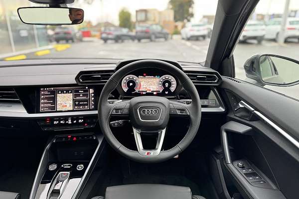 2025 Audi A3 35 TFSI S line GY