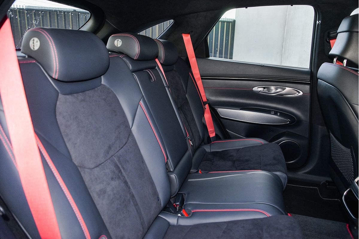 2022 Genesis GV70 3.5T AWD Sport JK.V2