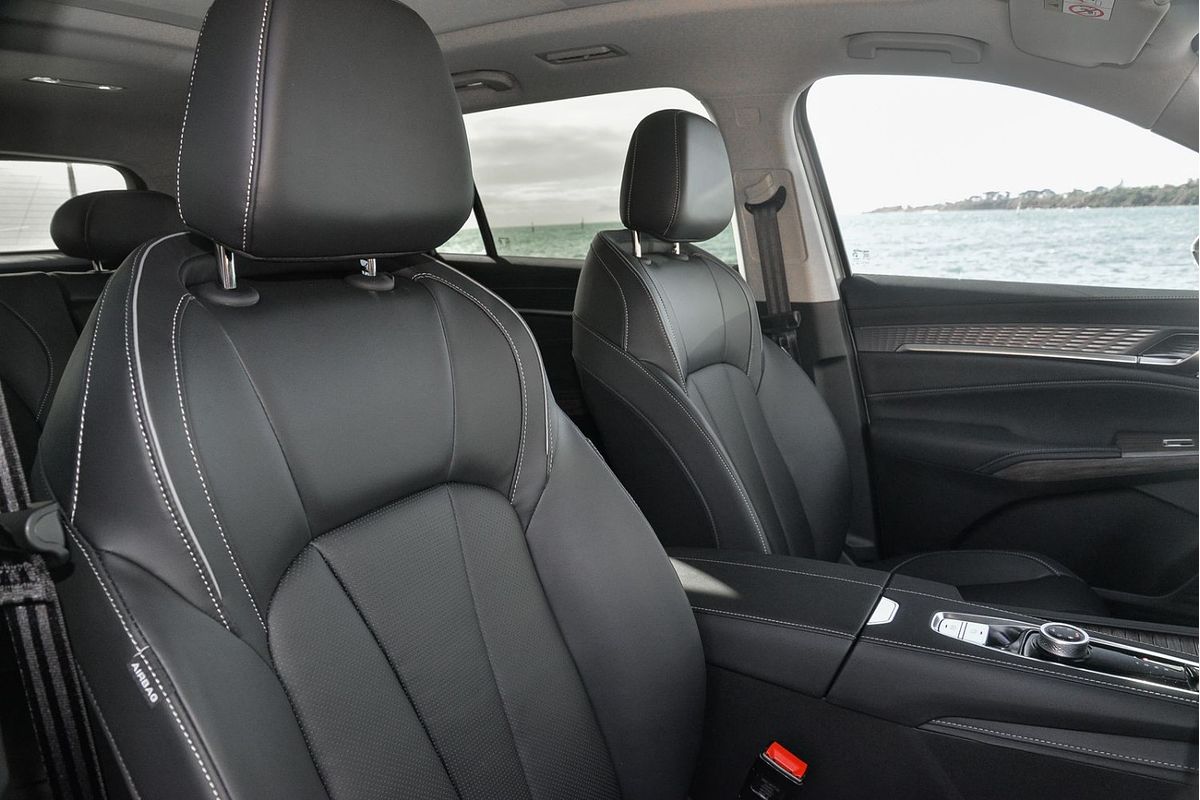 2025 MG QS Essence IS31