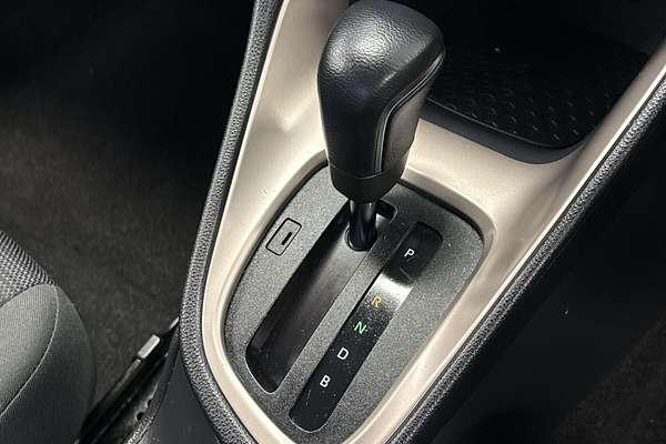 2021 Toyota Yaris SX Hybrid MXPH10R