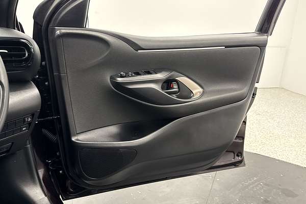 2021 Toyota Yaris SX Hybrid MXPH10R