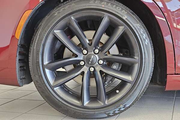 2021 Chrysler 300 SRT Core LX