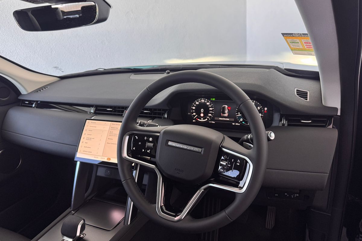 2025 Land Rover Discovery Sport P200 S L550