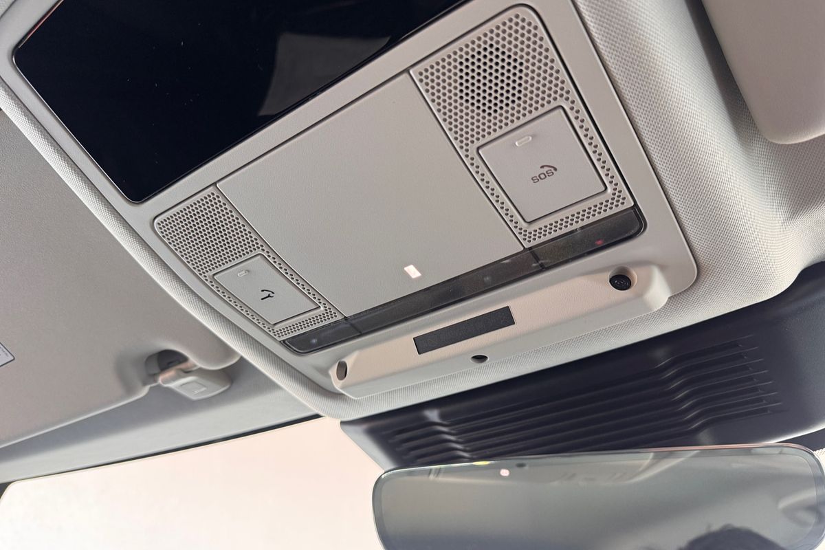 2025 Land Rover Discovery Sport P200 S L550