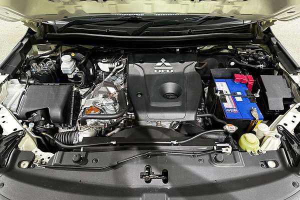 2019 Mitsubishi Triton GLX+ MR 4X4