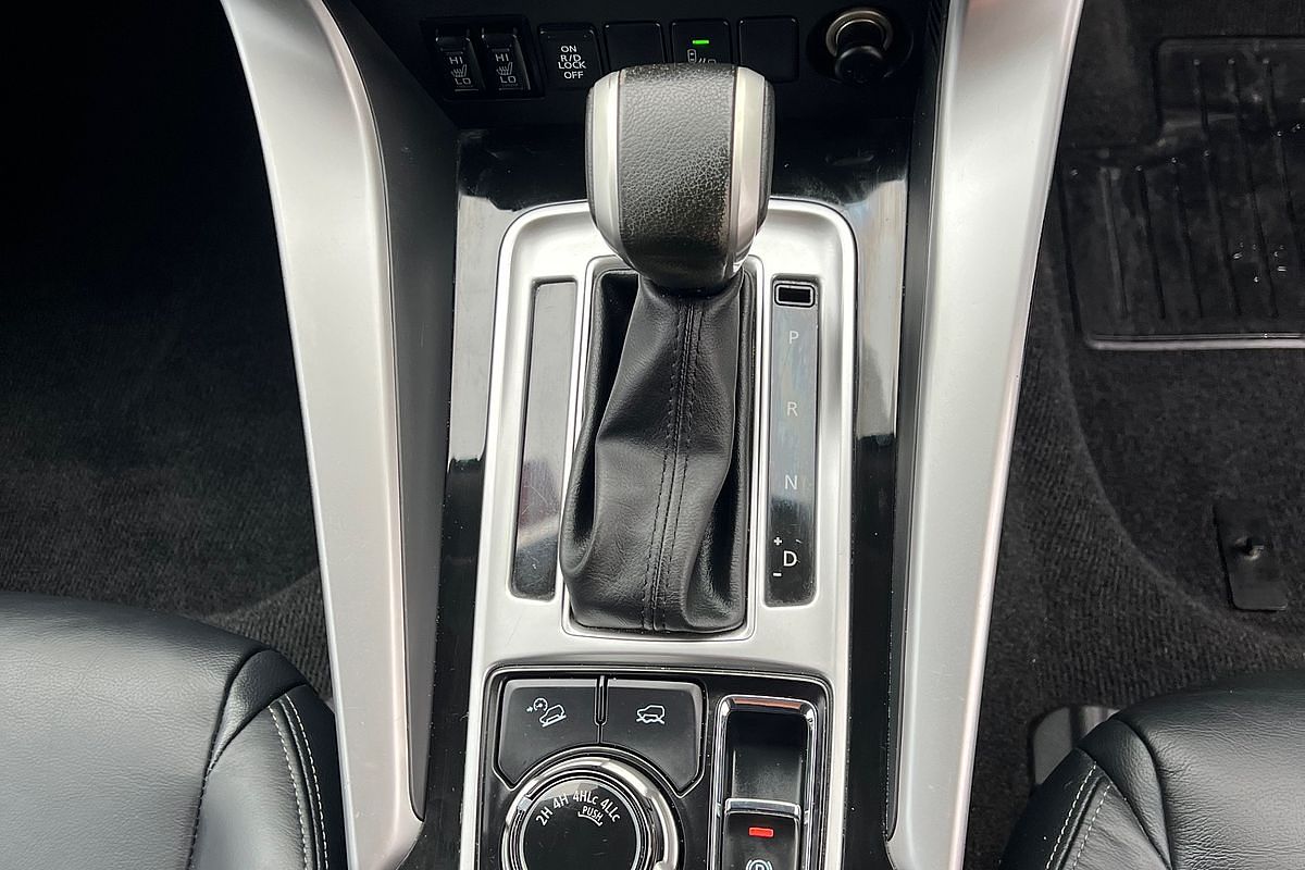 2015 Mitsubishi Pajero Sport Exceed QE
