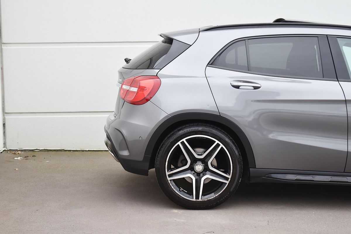 2015 Mercedes-Benz GLA-Class GLA250 X156