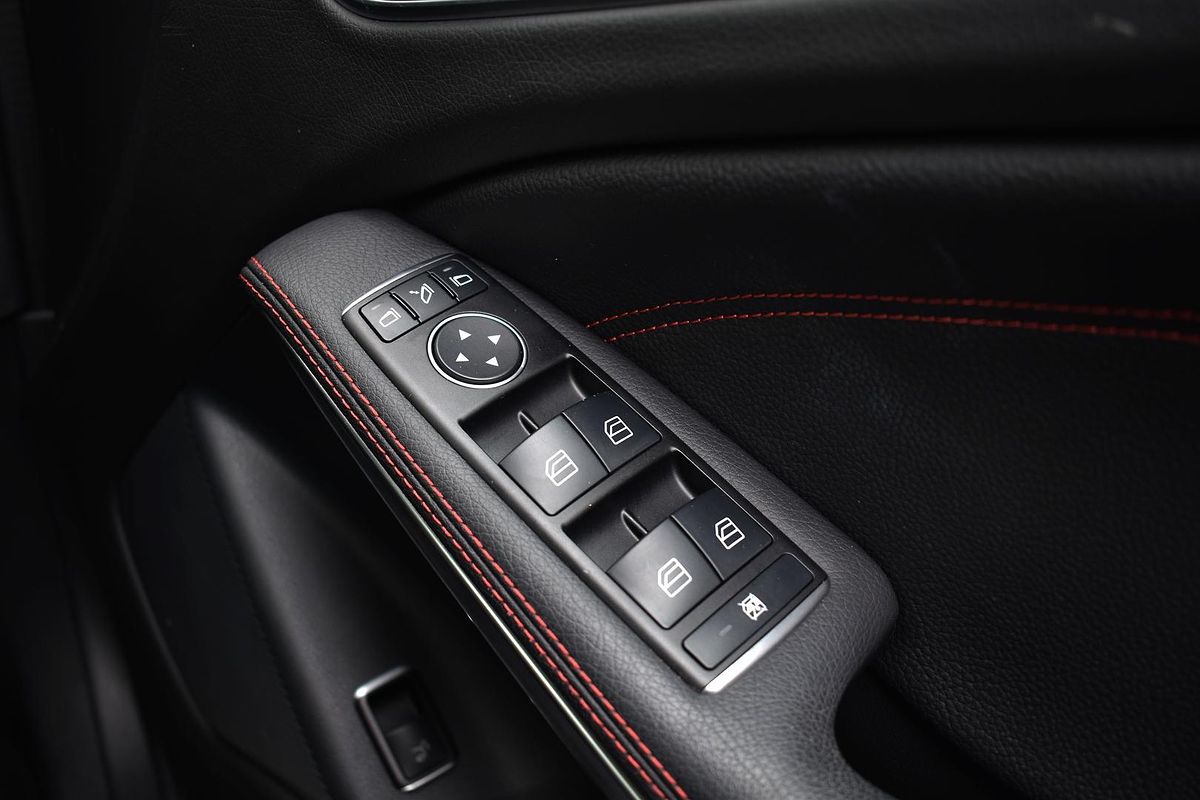 2015 Mercedes-Benz GLA-Class GLA250 X156