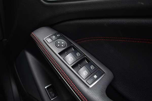 2015 Mercedes-Benz GLA-Class GLA250 X156