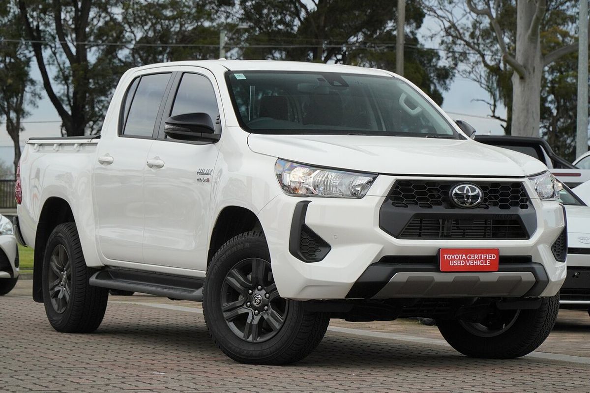 2024 Toyota Hilux SR 48V GUN126R 4X4
