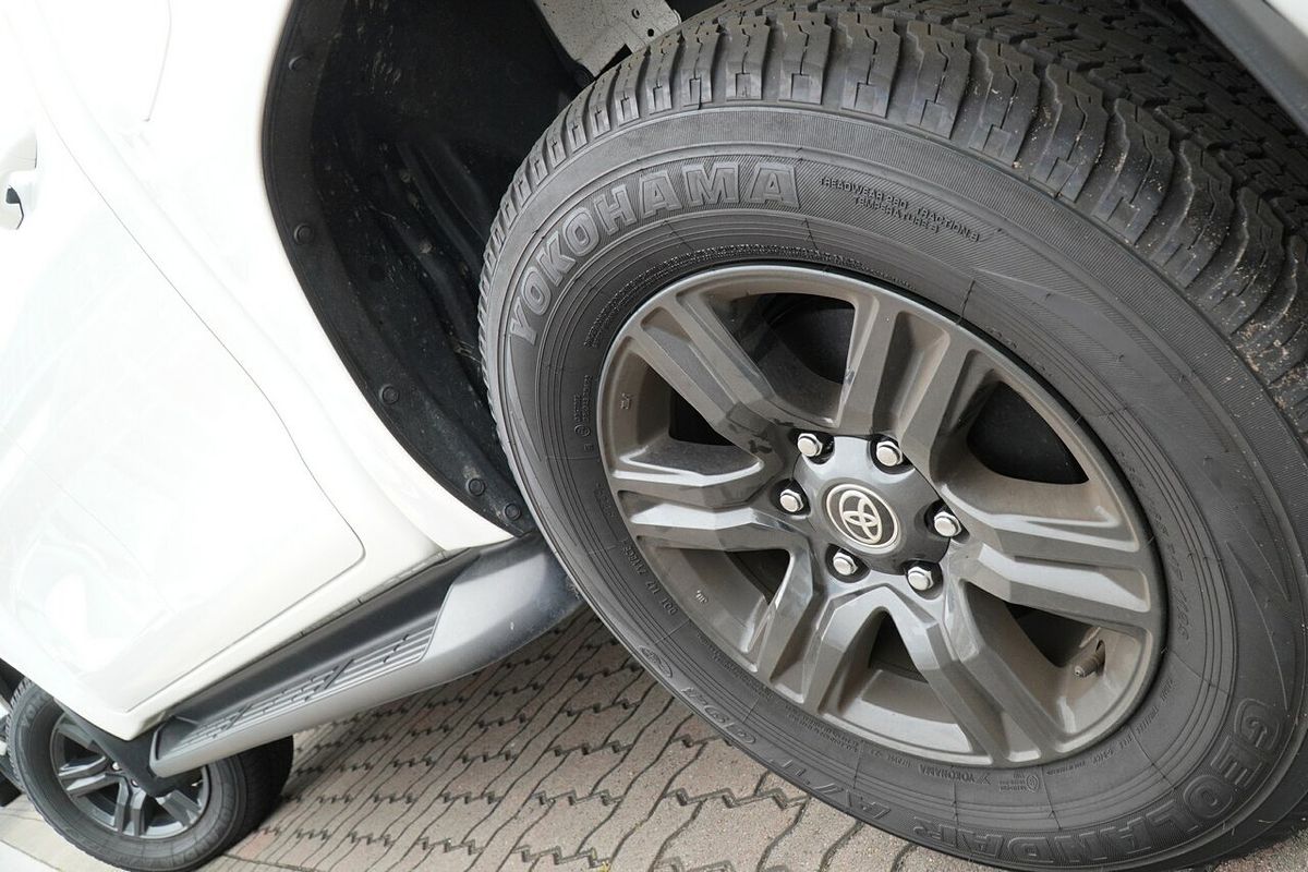 2024 Toyota Hilux SR 48V GUN126R 4X4