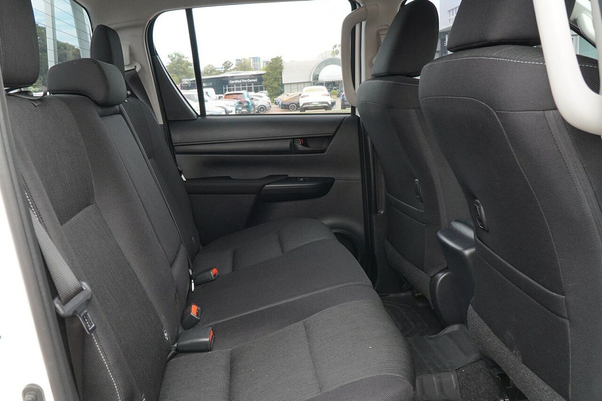 2024 Toyota Hilux SR 48V GUN126R 4X4