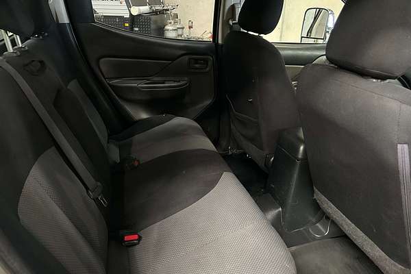 2015 Mitsubishi Triton GLX MQ 4X4