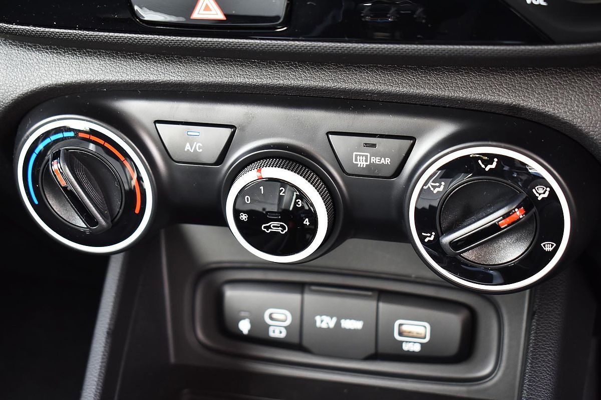 2025 Hyundai Venue Active QX.V5