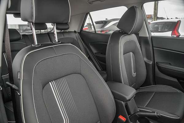 2025 Hyundai Venue Active QX.V5