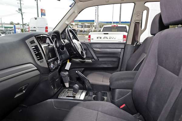 2021 Mitsubishi Pajero GLX NX