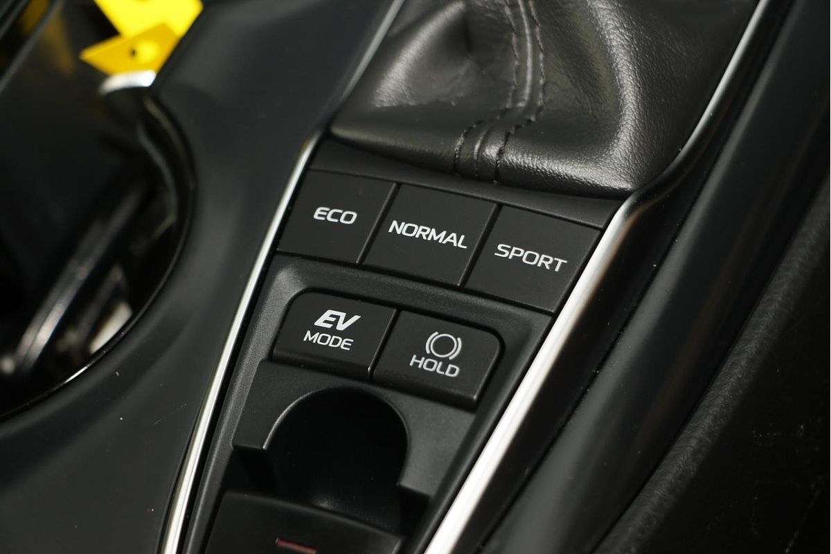 2020 Toyota Camry Ascent AXVH70R
