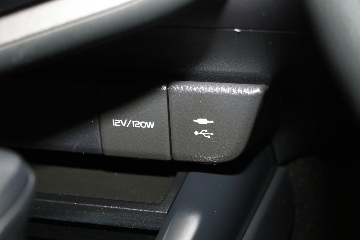 2020 Toyota Camry Ascent AXVH70R