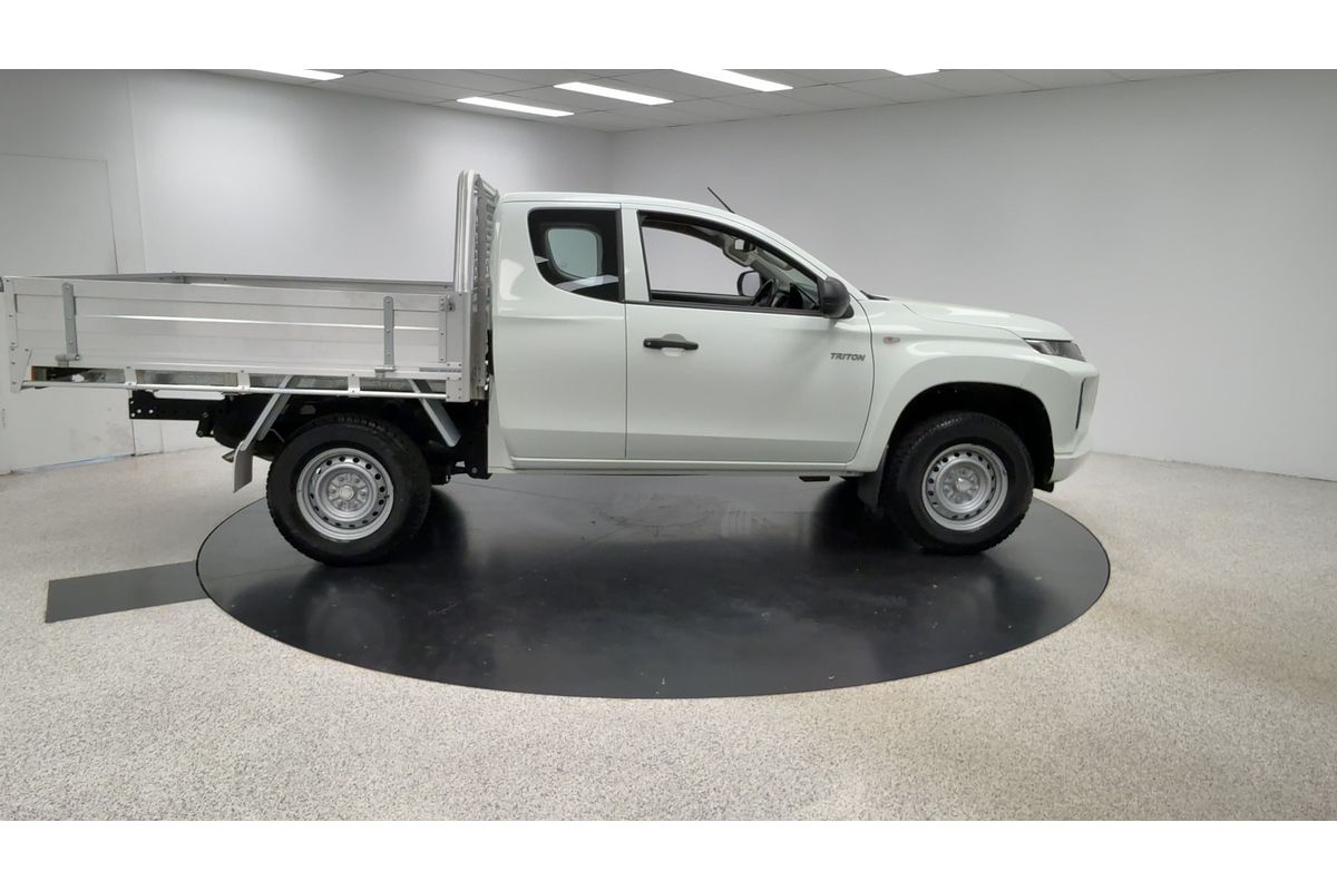2020 Mitsubishi Triton GLX ADAS MR 4X4