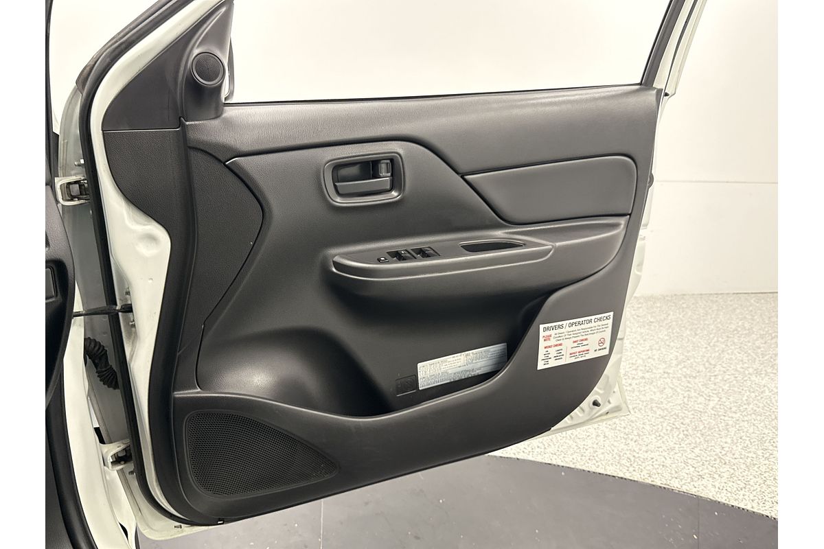 2020 Mitsubishi Triton GLX ADAS MR 4X4