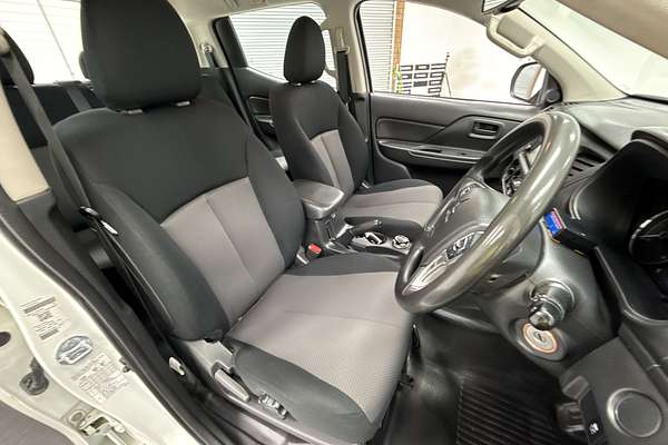 2020 Mitsubishi Triton GLX ADAS MR 4X4