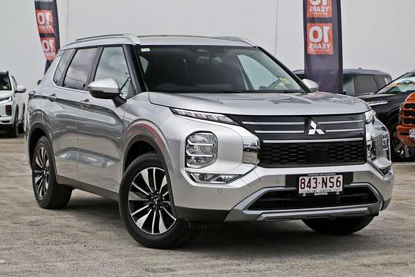 2025 Mitsubishi Outlander LS ZM